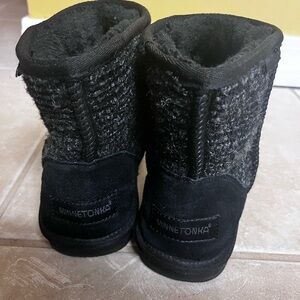 Minnetonka Black and Gray Boots